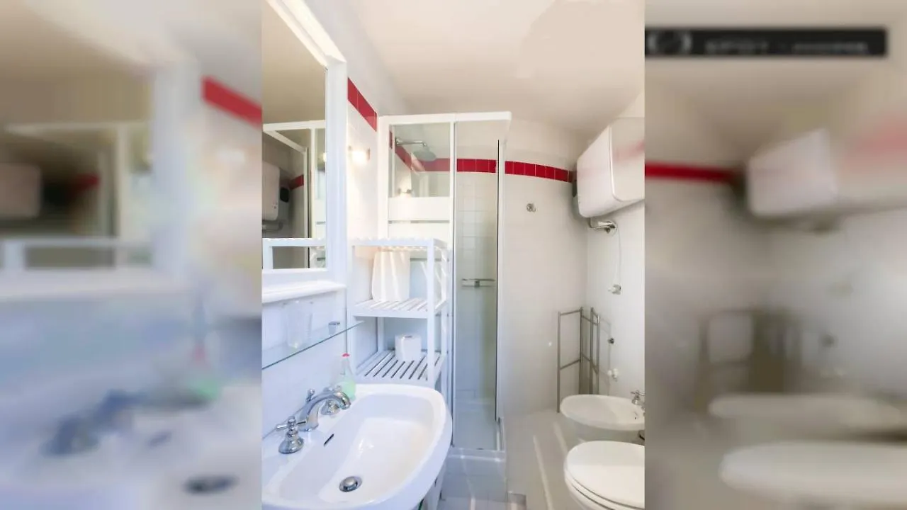 Apartment Vicino Ifo Intero Appartamento Rome Italy